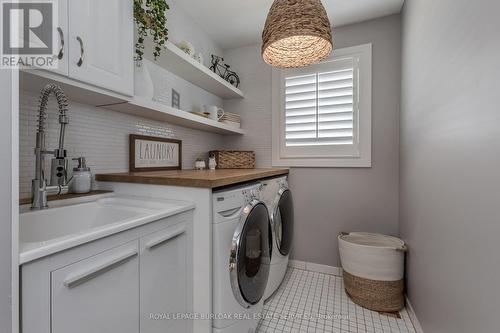 2440 Auckland Drive, Burlington, ON - Indoor Photo Showing Laundry Room