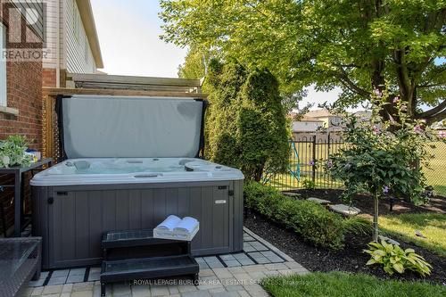 2440 Auckland Drive, Burlington, ON - Outdoor