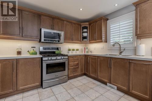 2440 Auckland Drive, Burlington, ON - Indoor Photo Showing Kitchen With Double Sink