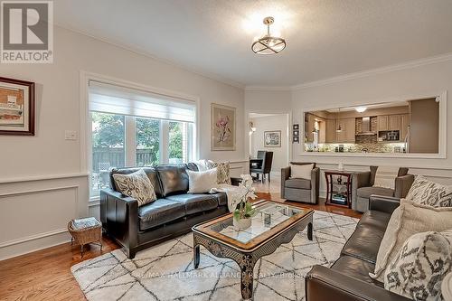 1389 Creekwood Trail, Oakville, ON - Indoor Photo Showing Living Room