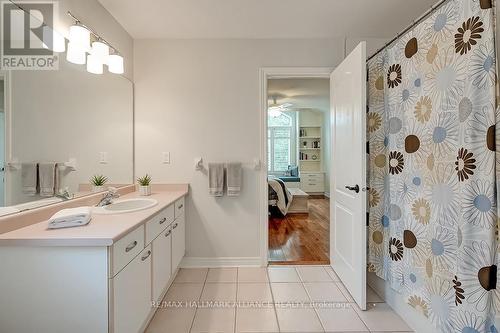 1389 Creekwood Trail, Oakville, ON - Indoor Photo Showing Bathroom