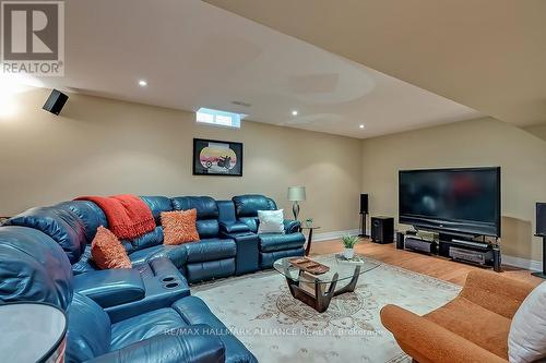 1389 Creekwood Trail, Oakville, ON - Indoor Photo Showing Living Room