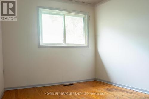 18 Greystone Crescent, Halton Hills, ON - Indoor Photo Showing Other Room