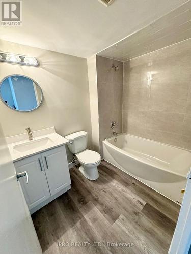 610 - 115 Hillcrest Avenue, Mississauga, ON - Indoor Photo Showing Bathroom