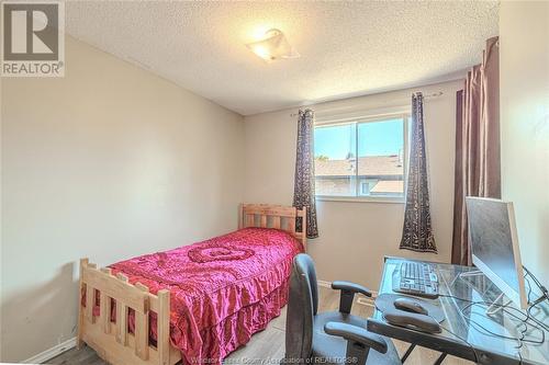 1375 Hallmark, Windsor, ON - Indoor Photo Showing Bedroom