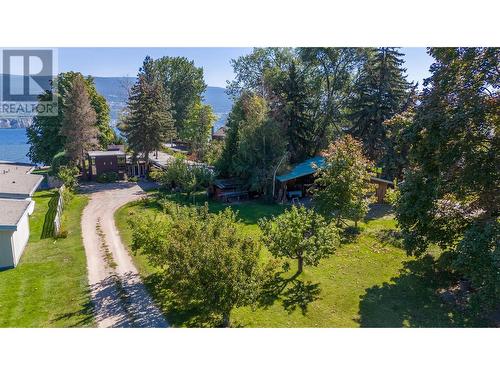 7413 Kirk Avenue, Summerland, BC - Outdoor