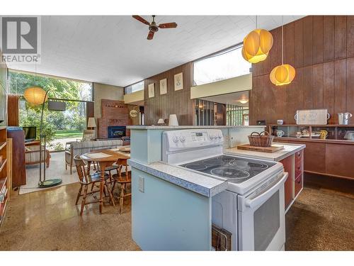 7413 Kirk Avenue, Summerland, BC - Indoor Photo Showing Kitchen