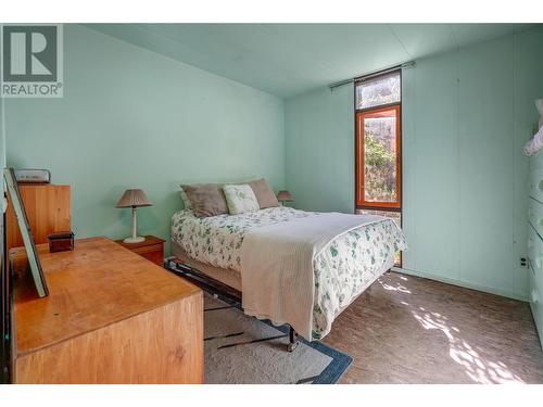 7413 Kirk Avenue, Summerland, BC - Indoor Photo Showing Bedroom