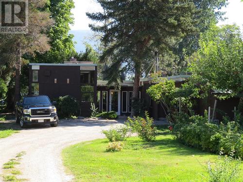 7413 Kirk Avenue, Summerland, BC - Outdoor