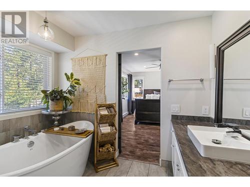 1530 Westerdale Drive, Kamloops, BC - Indoor Photo Showing Bathroom