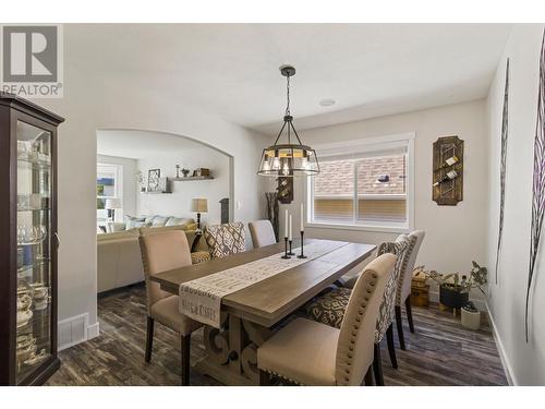 1530 Westerdale Drive, Kamloops, BC - Indoor Photo Showing Dining Room