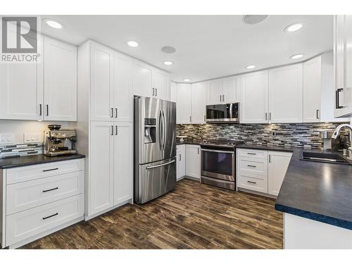 1530 Westerdale Drive, Kamloops, BC - Indoor Photo Showing Kitchen With Upgraded Kitchen