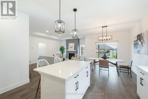 1050 Kincaid Street, North Perth (32 - Listowel), ON - Indoor Photo Showing Kitchen With Upgraded Kitchen