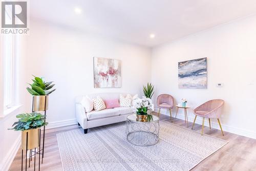 53 Queenston Street, St. Catharines, ON - Indoor Photo Showing Living Room