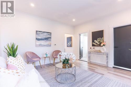 53 Queenston Street, St. Catharines, ON - Indoor Photo Showing Living Room