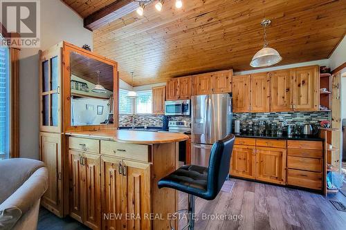 2990 Poplar Avenue, Fort Erie, ON - Indoor Photo Showing Kitchen With Stainless Steel Kitchen