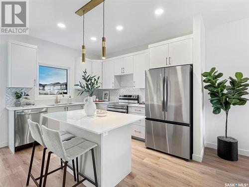 142 Taube Avenue, Saskatoon, SK - Indoor Photo Showing Kitchen With Upgraded Kitchen