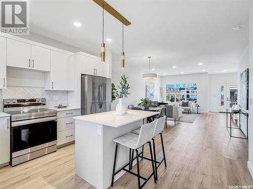 142 Taube Avenue, Saskatoon, SK - Indoor Photo Showing Kitchen With Upgraded Kitchen