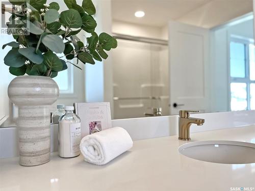 142 Taube Avenue, Saskatoon, SK - Indoor Photo Showing Bathroom