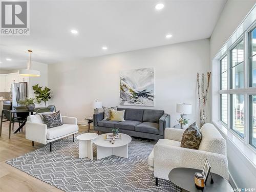 142 Taube Avenue, Saskatoon, SK - Indoor Photo Showing Living Room