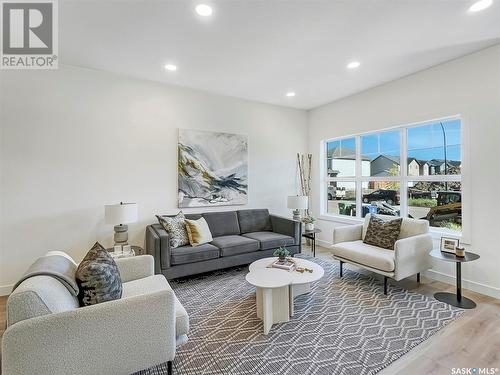 142 Taube Avenue, Saskatoon, SK - Indoor Photo Showing Living Room