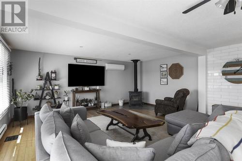 1093 Sunnyside Dr, Algoma Mills, ON - Indoor Photo Showing Living Room