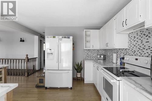 1093 Sunnyside Dr, Algoma Mills, ON - Indoor Photo Showing Kitchen With Upgraded Kitchen