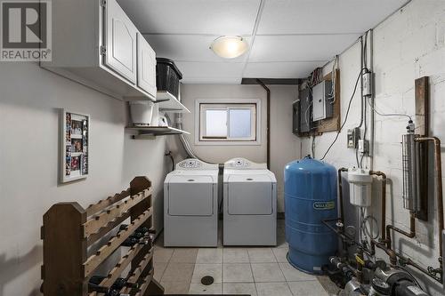 1093 Sunnyside Dr, Algoma Mills, ON - Indoor Photo Showing Laundry Room