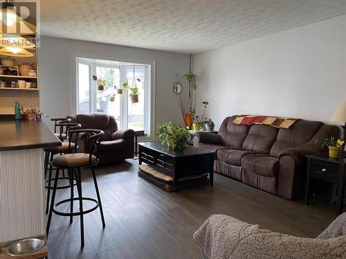 162 Rebecca St, Temiskaming Shores, ON - Indoor Photo Showing Living Room