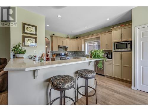 9800 Turner Street Unit# 18, Summerland, BC - Indoor Photo Showing Kitchen