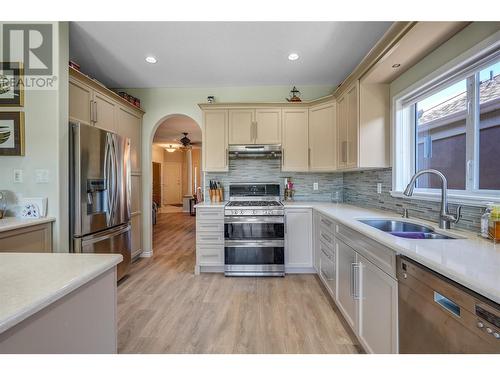 9800 Turner Street Unit# 18, Summerland, BC - Indoor Photo Showing Kitchen With Double Sink