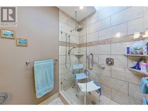 9800 Turner Street Unit# 18, Summerland, BC - Indoor Photo Showing Bathroom