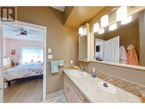 9800 Turner Street Unit# 18, Summerland, BC - Indoor Photo Showing Bathroom