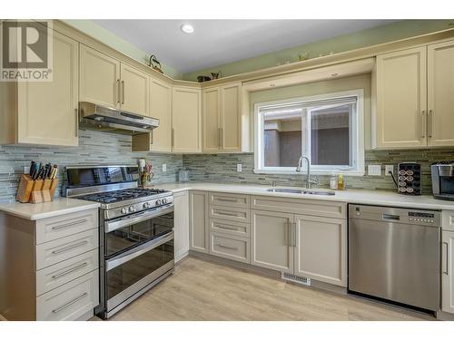 9800 Turner Street Unit# 18, Summerland, BC - Indoor Photo Showing Kitchen With Double Sink