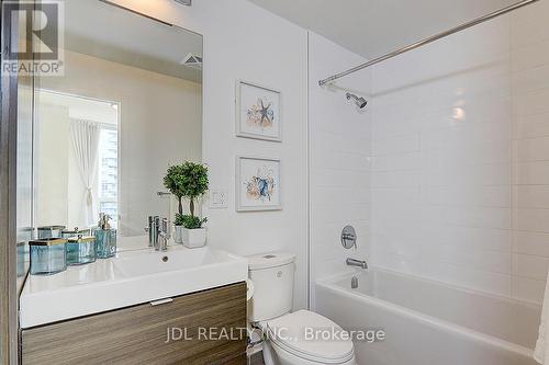 1109 - 62 Forest Manor Road, Toronto, ON - Indoor Photo Showing Bathroom