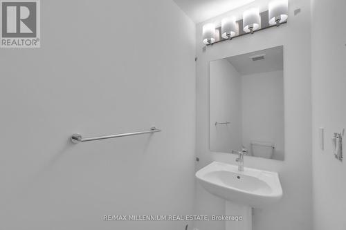 20 - 4045 Hickory Drive, Mississauga, ON - Indoor Photo Showing Bathroom