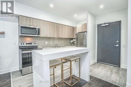 203 - 310 Broadway Avenue, Orangeville, ON - Indoor Photo Showing Kitchen