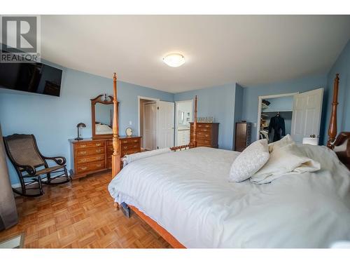 9617 Clearview  Road, Cranbrook, BC - Indoor Photo Showing Bedroom