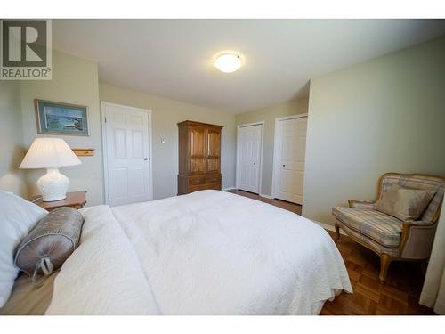 9617 Clearview  Road, Cranbrook, BC - Indoor Photo Showing Bedroom