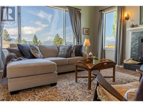 9617 Clearview  Road, Cranbrook, BC - Indoor Photo Showing Living Room With Fireplace