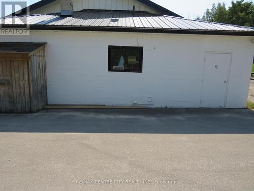 laundry facility in the community hall - 49 - 22164 Valleyview Road, Thames Centre (Thorndale), ON 