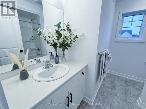 57 Silverleaf Path, St. Thomas, ON - Indoor Photo Showing Bathroom