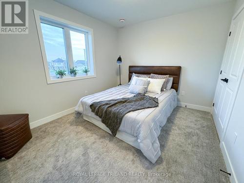 57 Silverleaf Path, St. Thomas, ON - Indoor Photo Showing Bedroom