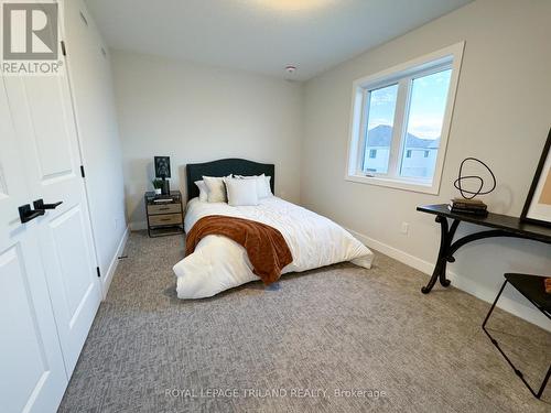 57 Silverleaf Path, St. Thomas, ON - Indoor Photo Showing Bedroom