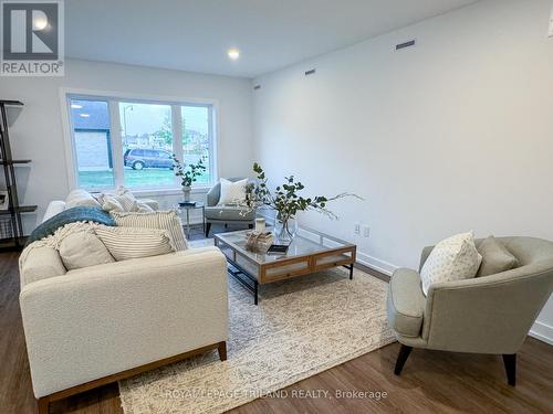 57 Silverleaf Path, St. Thomas, ON - Indoor Photo Showing Living Room