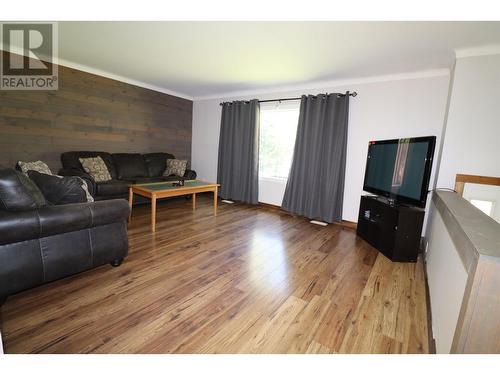 15950 Buckhorn Lake Road, Prince George, BC - Indoor Photo Showing Living Room