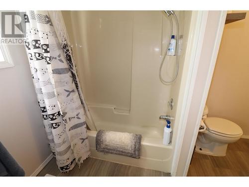 15950 Buckhorn Lake Road, Prince George, BC - Indoor Photo Showing Bathroom