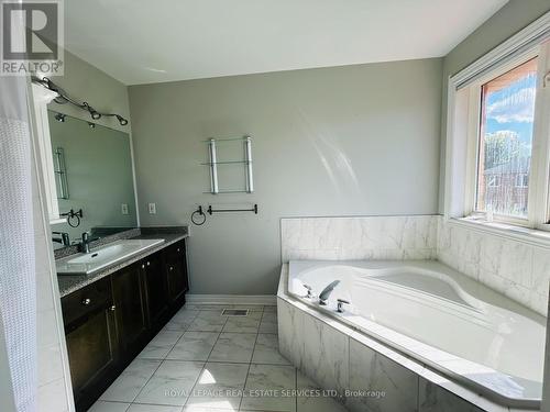 2022 Elmgrove Road, Oakville, ON - Indoor Photo Showing Bathroom