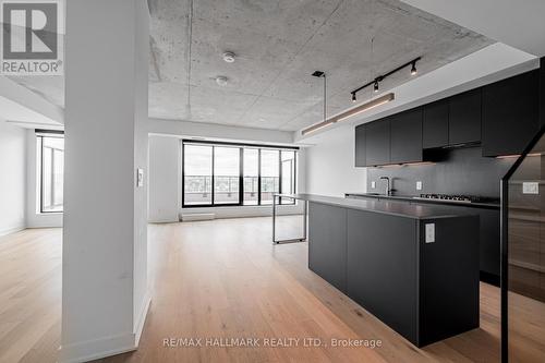 617 - 2720 Dundas Street W, Toronto (Junction Area), ON - Indoor Photo Showing Kitchen