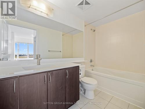 1517 - 1060 Sheppard Avenue W, Toronto (York University Heights), ON - Indoor Photo Showing Bathroom